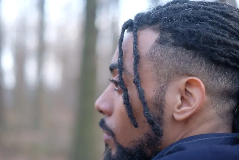 Profile, locs, woodland