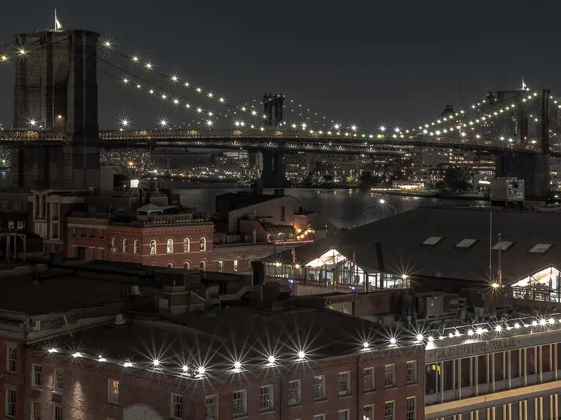 Brooklyn bridge at night
